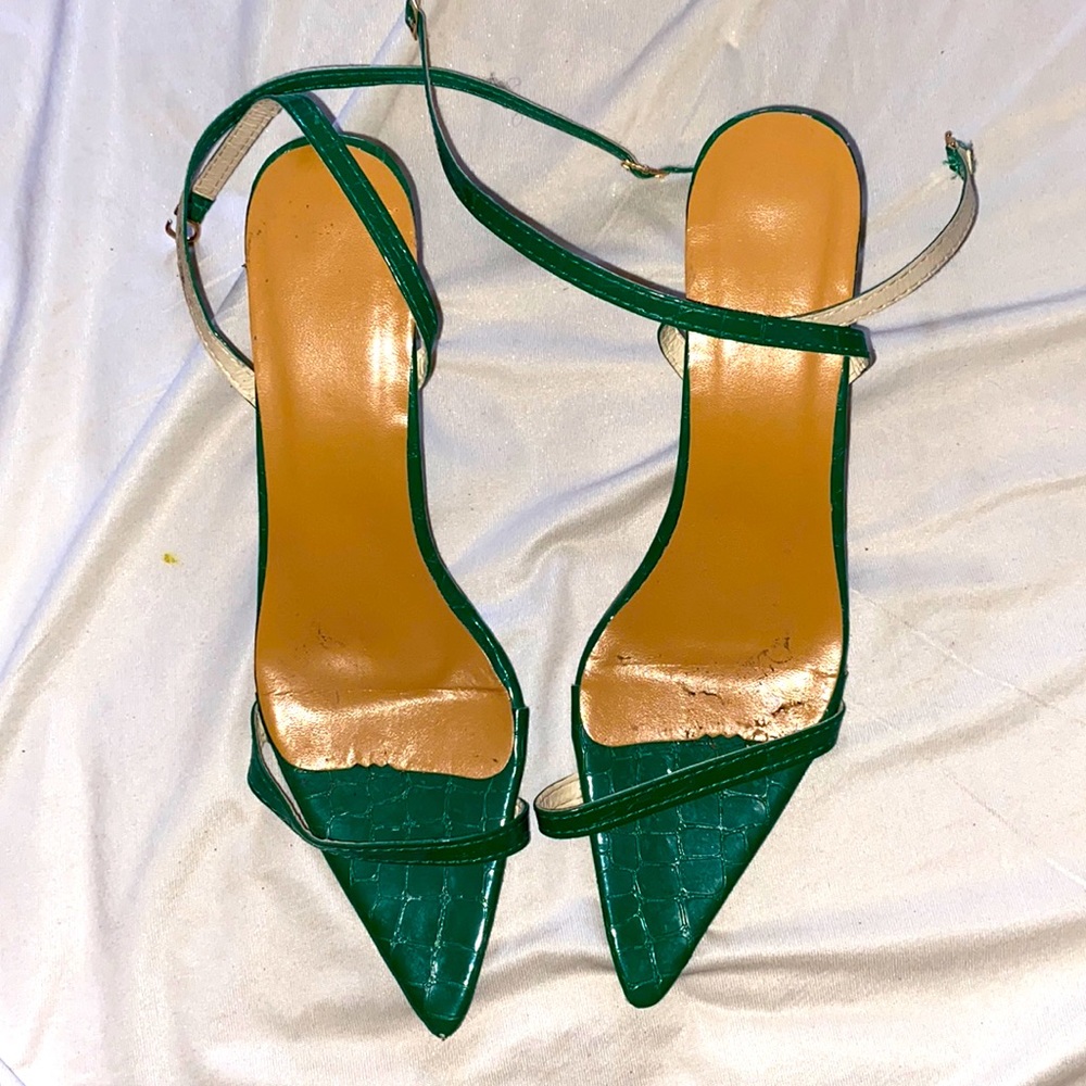Classy Pointed-toe Green Pumps